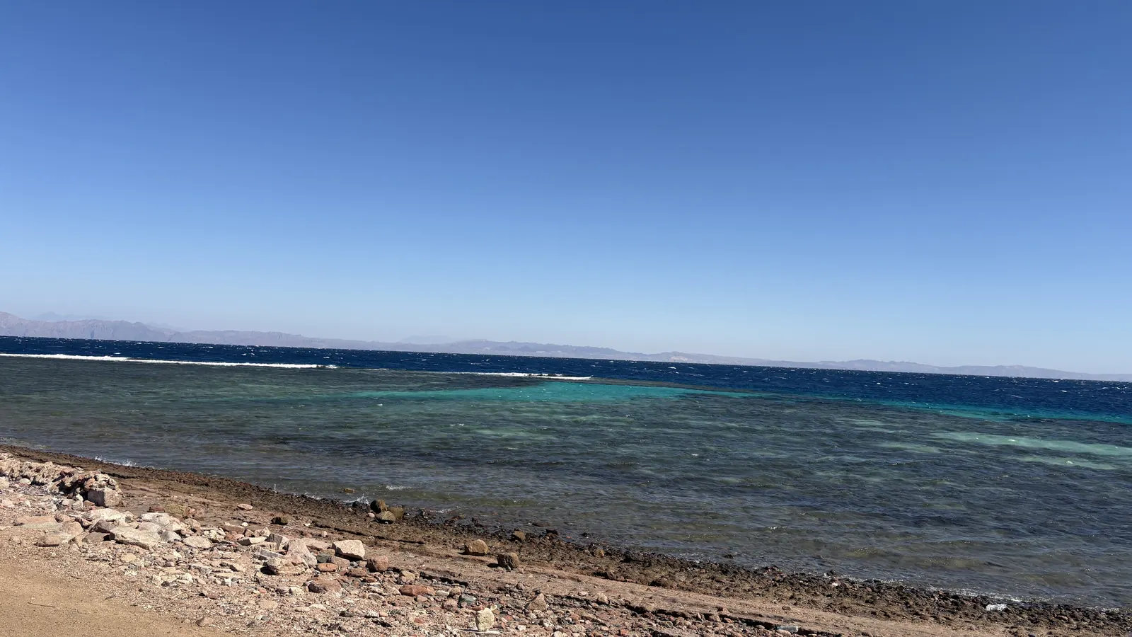 Instap en lagune bij The Canyon in Dahab