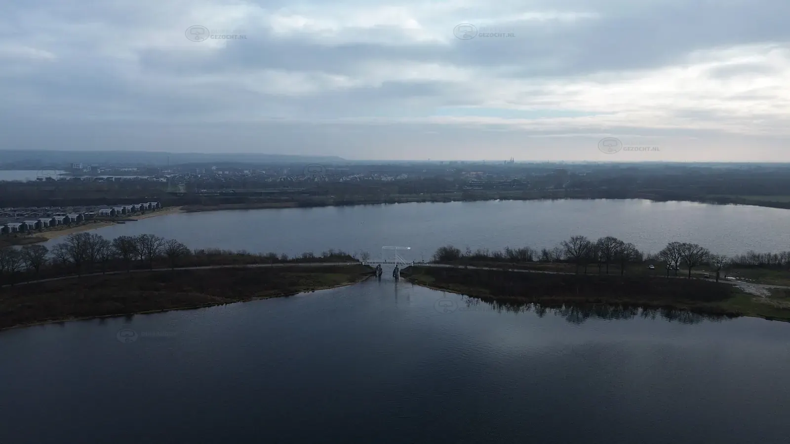 Kraaijenbergse plas 7 witte brug west  luchtfoto (8)